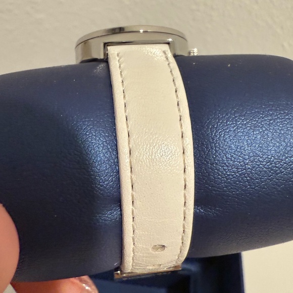 Swarovski Dreamy Leather Watch - Picture 4 of 17